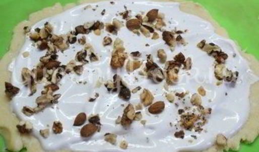 творожное печенье с безе и орехами