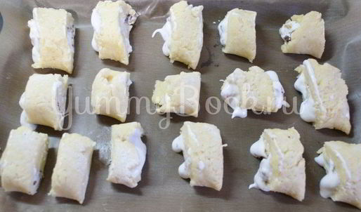 творожное печенье с безе и орехами