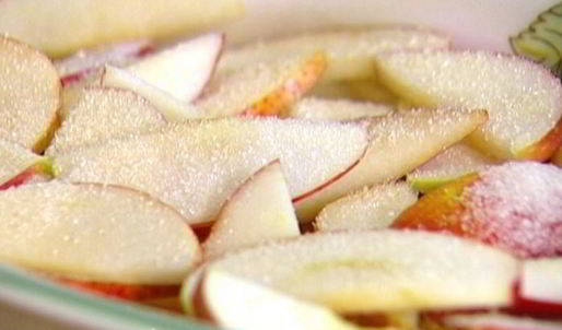 блинный пирог с яблоками, грушами и корицей