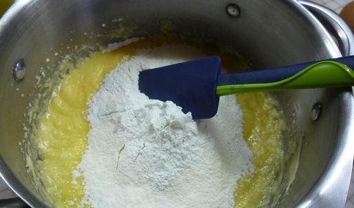 быстрый яблочный пирог с творожной заливкой