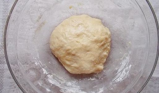 дрожжевой пирог с калиной и фундуком