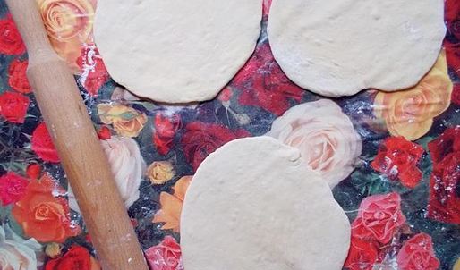 дрожжевой пирог с калиной и фундуком