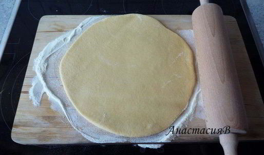 глазированный яблочно-творожный пирог на дрожжевом тесте