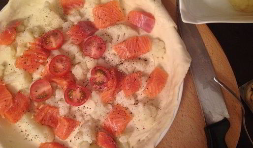 киш с семгой и цветной капустой