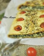 Красный пирог со шпинатом