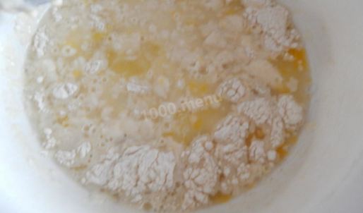 курник с картошкой и курицей из слоеного теста