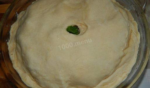 курник с картошкой и курицей из слоеного теста