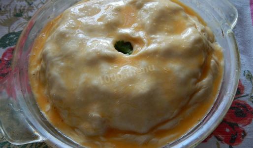 курник с картошкой и курицей из слоеного теста