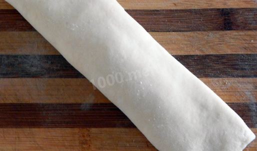 курник с картошкой и курицей из слоеного теста