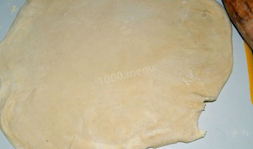 курник с картошкой и курицей из слоеного теста