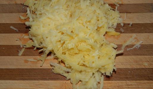 курник с картошкой и курицей из слоеного теста