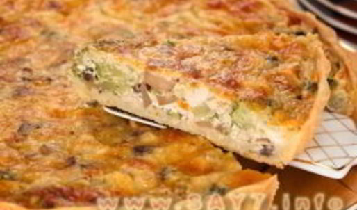 лоранский пирог с курицей, грибами и брокколи