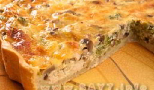 лоранский пирог с курицей, грибами и брокколи