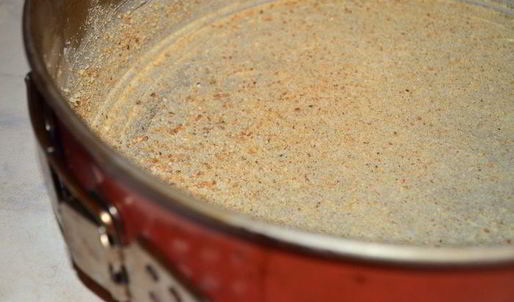 немецкий яблочный пирог с йогуртом и миндальными лепестками