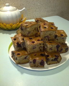 Нежный пирог со смородиной