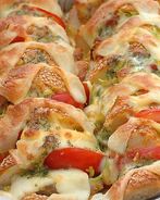 Пирог из батона с сыром и колбасой