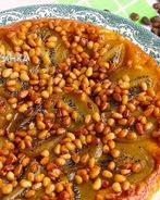 Пирог-перевертыш с киви и кедровыми орешками