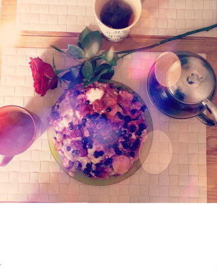 Рецепт пирога с яблоком, ягодами и корицей