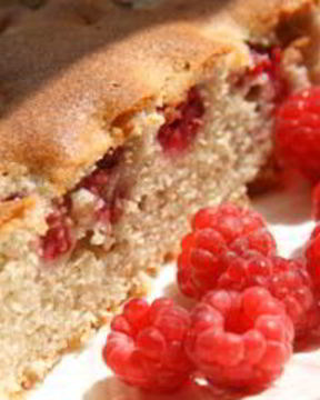 Пирог со свежей малиной