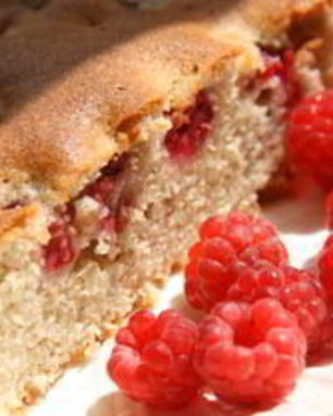 Пирог со свежей малиной