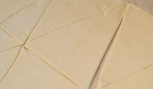 порционный пирог-венок с беконом, сыром и яйцом