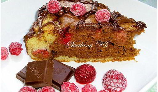 шоколадно-малиновый пирог