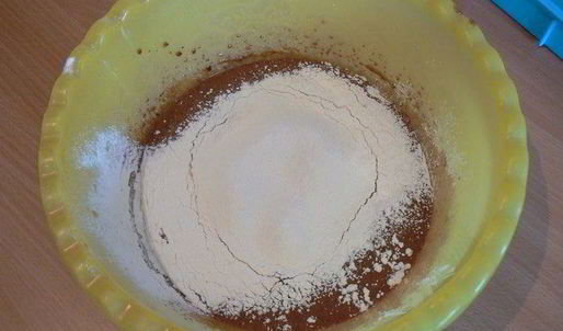 шоколадный пирог с клюквой