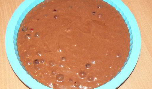 шоколадный пирог с клюквой