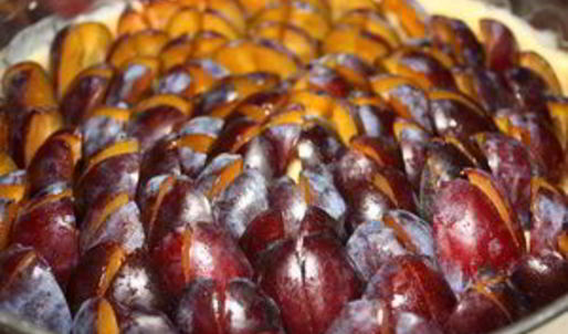 сливово-миндальный пирог