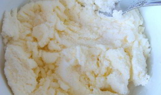 творожно-белковый пирог с айвой