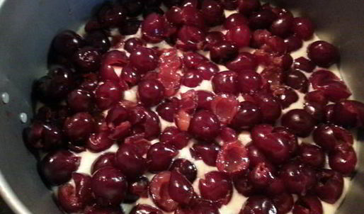 вишневый пирог с заварным кремом