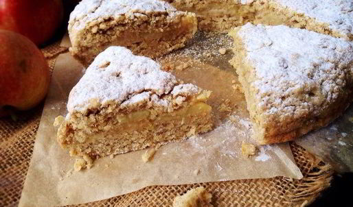 яблочно-овсяный пирог