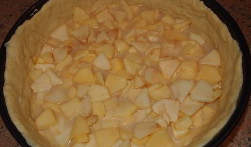 яблочный пирог из вкусного теста со сливочной заливкой