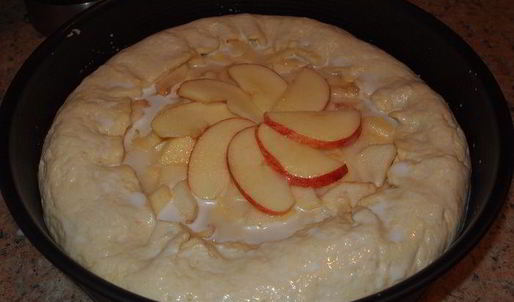 яблочный пирог из вкусного теста со сливочной заливкой