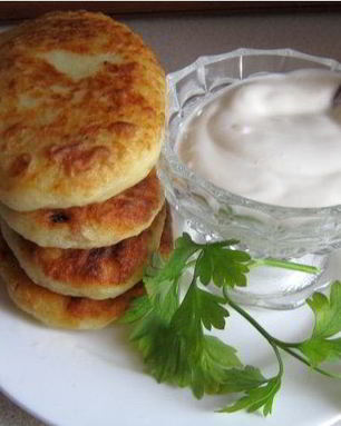 Картофельные пирожки с начинкой из фарша