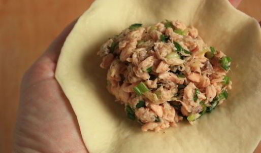 китайские пирожки с лососем