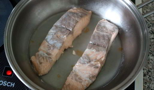 китайские пирожки с лососем