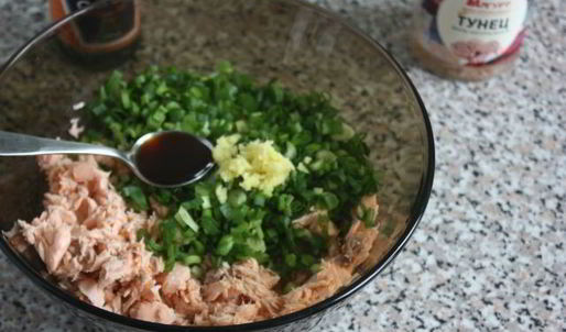 китайские пирожки с лососем