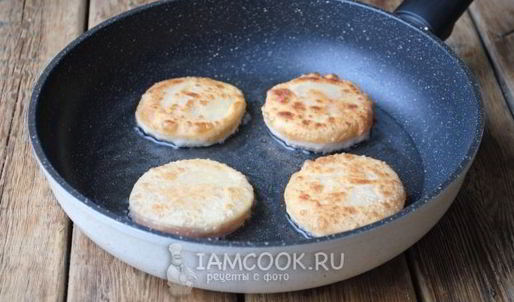 пирожки бомбочки с творогом и помидорами