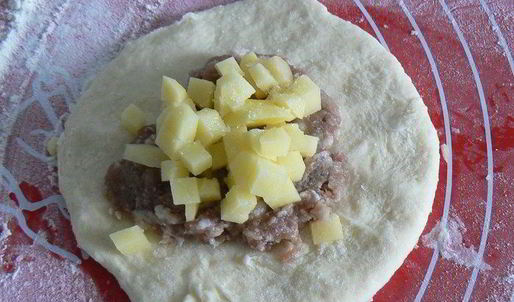 пирожки из творожного теста с мясом и картошкой