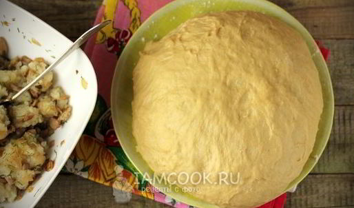 пирожки печеные с картошкой и шампиньонами