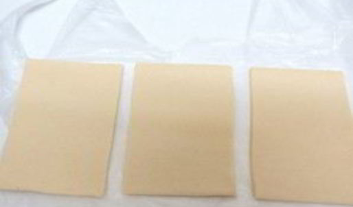 пирожки с черникой из слоеного теста