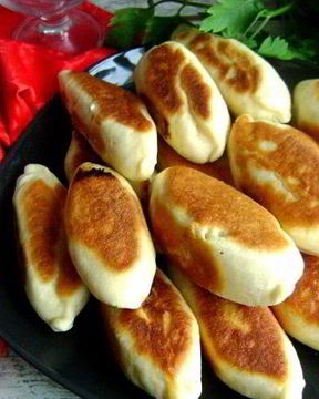 Пирожки с рисом из дрожжевого теста
