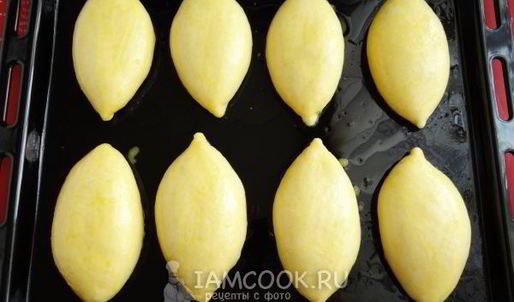 пирожки с солеными грибами