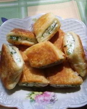 Пирожки с творогом на сковороде