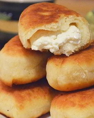 Пирожки с творожной начинкой