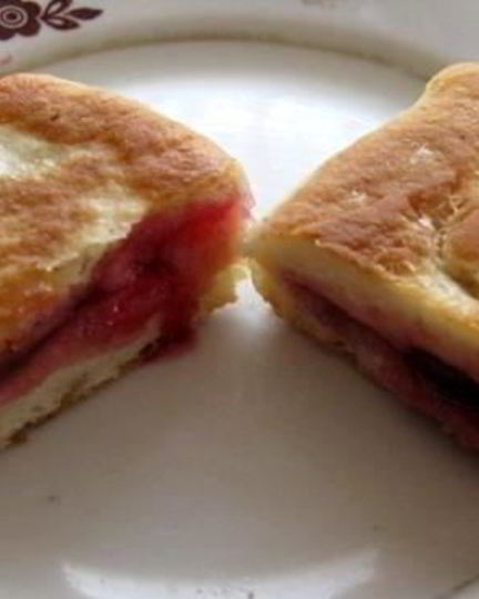 Рецепт пирожков с вишней на кефире