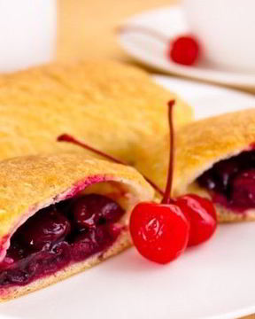 Пирожки с замороженными ягодами