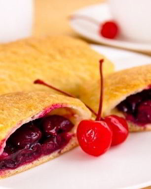 Пирожки с замороженными ягодами