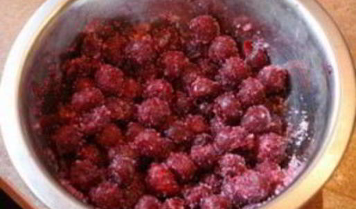 пирожки с замороженными ягодами